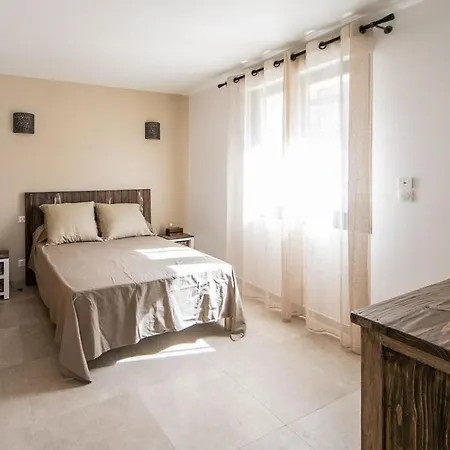 Apartment T3 Calme Ensoleille Parking Prive *