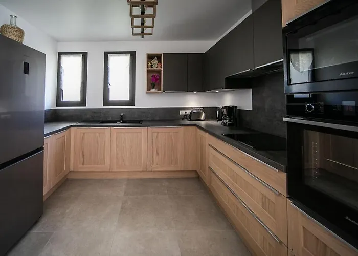 T3 Calme Ensoleille Parking Prive Apartment Sartène